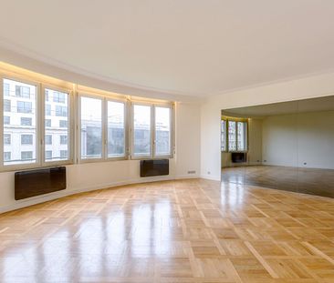 A louer Appartement 95 m2 - 1 chambre - Paris 8ème - Avenue Montaigne - Photo 2
