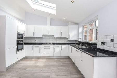 Fursby Avenue, London, N3 - Photo 5