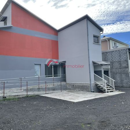 Location Appartement 1 pièce 30m² LE TAMPON 97430 - Photo 4