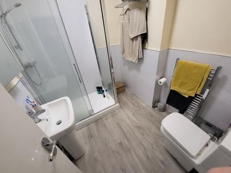 2 bedroom flat to rent - Photo 5