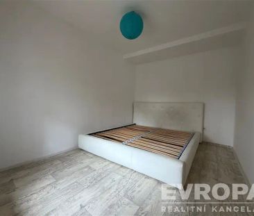 Pronájem pěkného bytu 2+kk v Hradci Králové - Malšovicích ul. Na Hr... - Photo 1