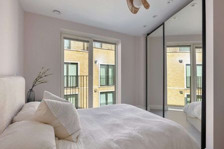 Modern one bedroom apartment in a unique landmark development at the edge of the Pantiles - Photo 4