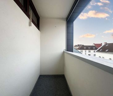 Neustadt / Große 2-Zimmer-Dachgeschosswohnung mit Loggia - Foto 1