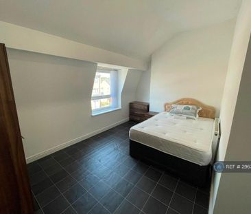 1 bedroom in a house share to rent - Photo 4