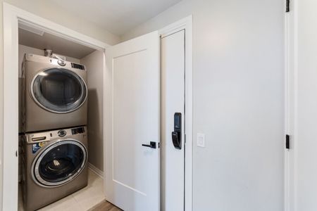 For Lease - 95 Dundas Street Unit# 324, Oakville, Ontario - Photo 3