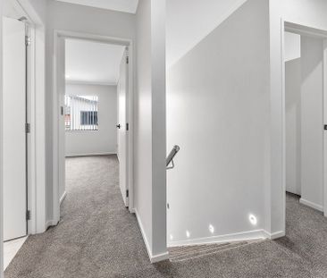 4 Bedroom, 3 Bathrooms, 1 Single Garage - Photo 2