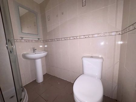 GL Lochee Road, Dundee - Photo 2