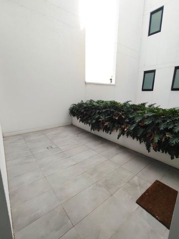 Modern & Convenient Living - Photo 3