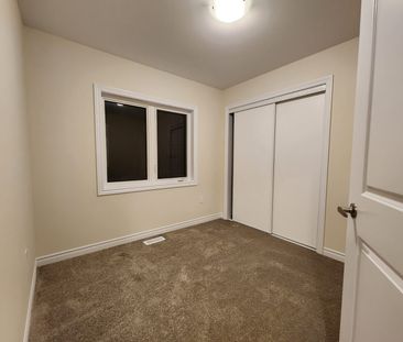 For Lease - 97 Renfrew Trail, Welland, Ontario - Photo 3