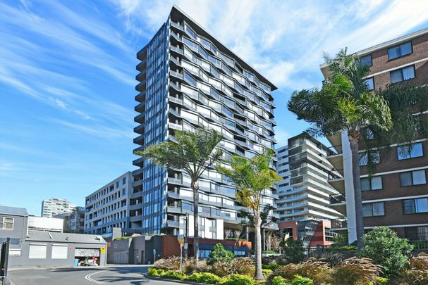 Stunning 2 Bedroom Apartment With City Views! - Photo 1