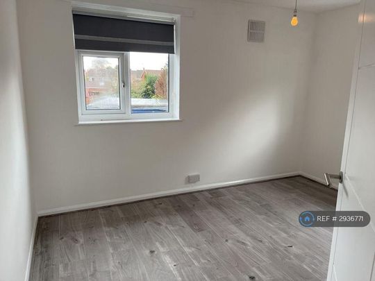 3 bedroom flat to rent - Photo 1