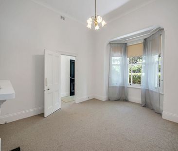 Character Home in Prime Rose Park Location - Photo 4