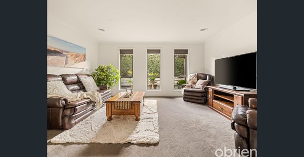 Imagine Spacious Family Living & Entertaining. Can You Picture It? - Photo 1