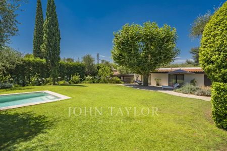 Maison à louer Mougins, Cote d'Azur, France8 500 EUR / Mois - Photo 2