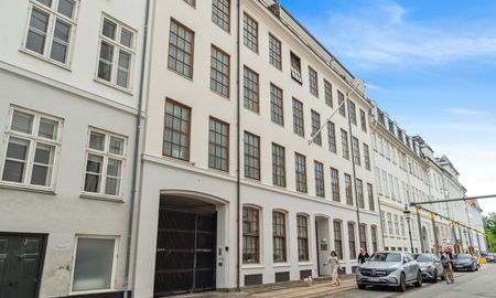 Kæmpe terrasse, altan og 2 badeværelser midt i indre by - Photo 2