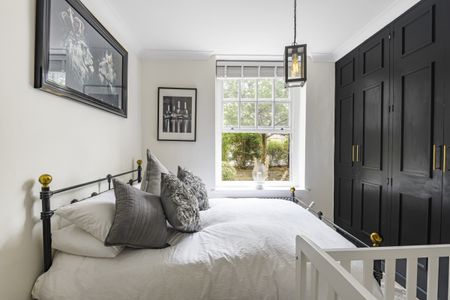 Vicarage Crescent, London, SW11 - Photo 5