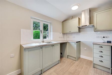 3 bedroom detached house to rent - Photo 3