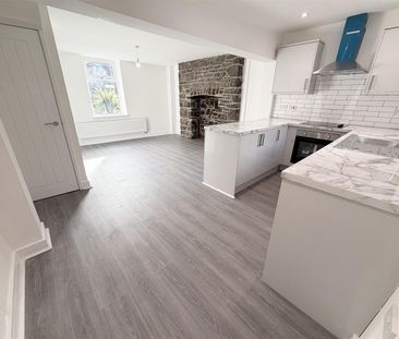 House - Terraced For Rent Park Road, Treorchy - Photo 2