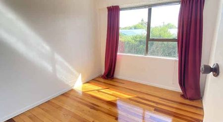 Location!Location!Location! - Photo 3