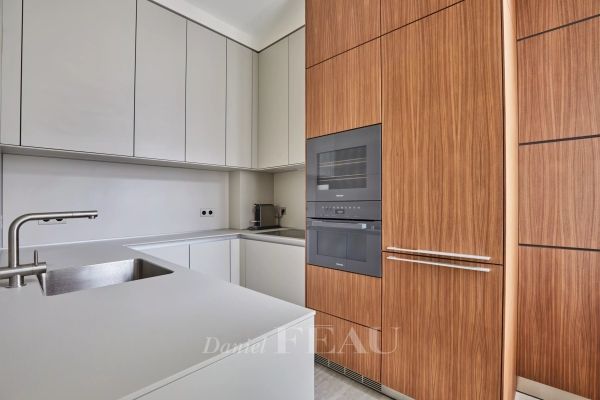 Appartement à louer à Paris 8Ème - Photo 1