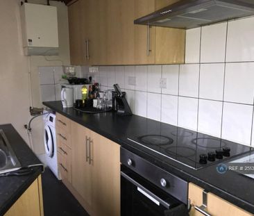 3 bedroom terraced house to rent - Photo 2