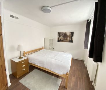 A Fine Shared House share for Rent near Canary Wharf Room D - Photo 4