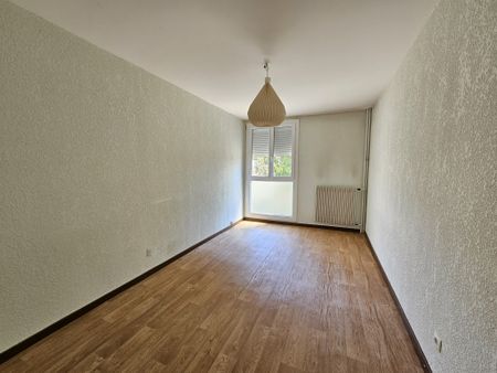 Location Appartement 4 pièces 65m² CREST 26400 - Photo 2