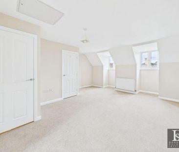 4 bedroom semi-detached house to rent - Photo 5