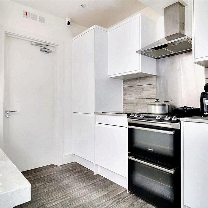 1 bedroom in a house share to rent - Photo 1