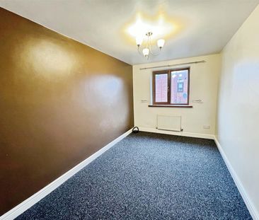 3 Bedroom Semi-Detached House for rent in Finkle Street, Bentley, D... - Photo 5