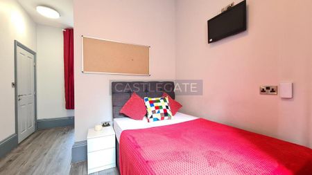 1 bedroom in a flat share to rent - Photo 4