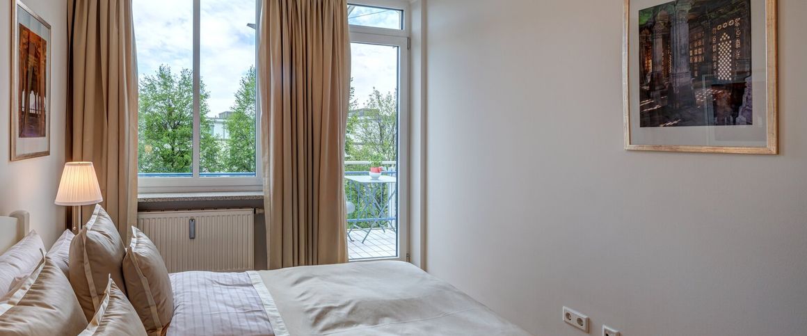 Bright and quiet apartment near Arabellapark - Photo 1