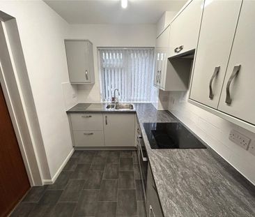 3 bedroom semi-detached house to rent - Photo 6