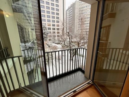 location Appartement T2 DE 57.1m² À PARIS 15 - Photo 2