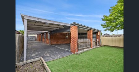 A well kept home in a prime, family friendly location! - Photo 3