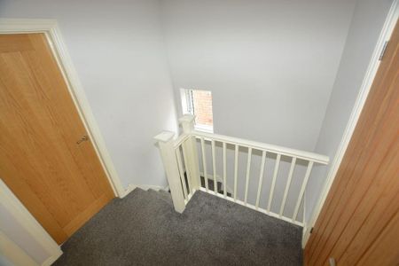 3 bedroom semi-detached house to rent - Photo 5