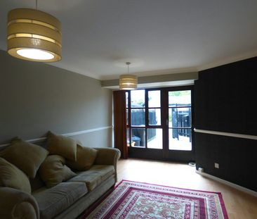 Ground floor maisonette to rent on - Photo 3