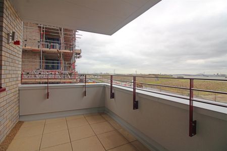 3 Bedroom Flat To Let - Photo 5