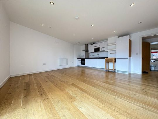 2 bedroom maisonette to rent - Photo 1