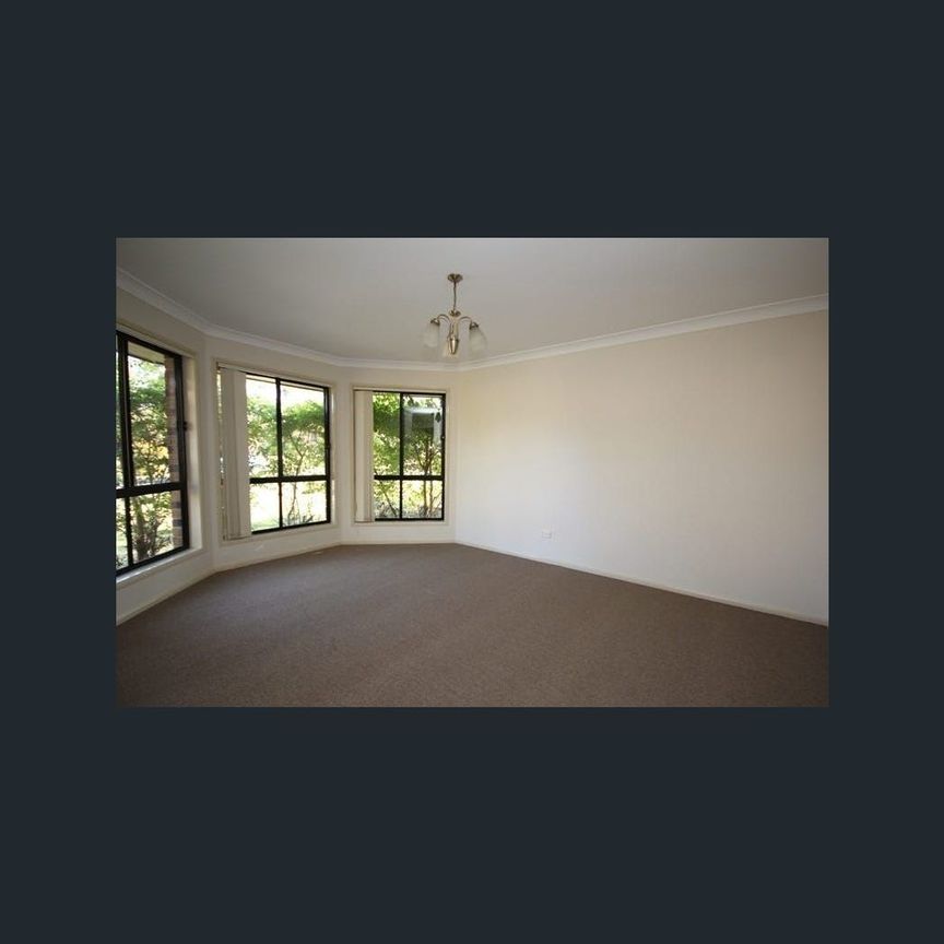 15 Birkenhead Crescent, Forest Lake, Qld 4078 - Photo 1