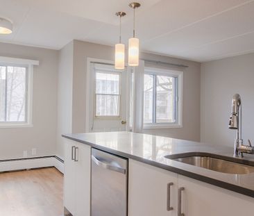 St. Lambert - Photo 1