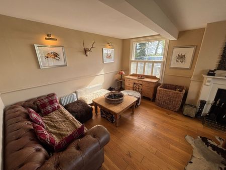 5 bedroom detached house to rent - Photo 2