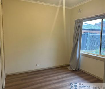 Family home in a perfect location - Photo 2