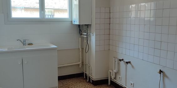 Location Appartement 2 pièces 43m² OBJAT 19130 - Photo 3