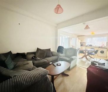 Harlaxton Drive, Lenton, Nottingham, NG7 - Photo 1