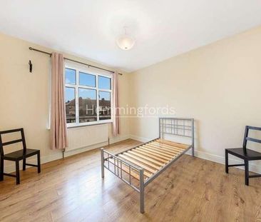 Brancaster Road, Ilford, IG2 - Photo 2