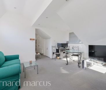 Tattenham Way, Tadworth, Burgh Heath - Photo 1