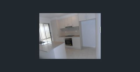 3 Bedroom Duplex in Andergrove Lakes - Photo 5