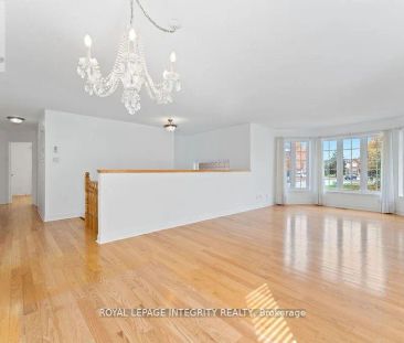 81 LLOYDALEX CRESCENT - Photo 3