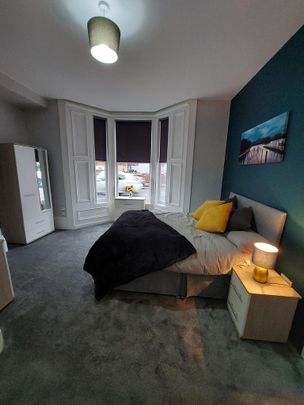 4 bedroom terraced house to rent - Photo 1